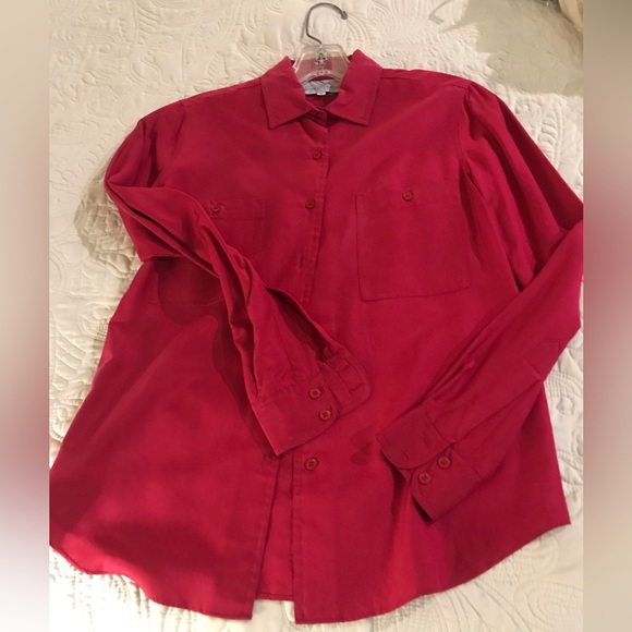 Silk blouse with 2 button cuffs , very gently worn. Like new !!! - Picture 2 of 4